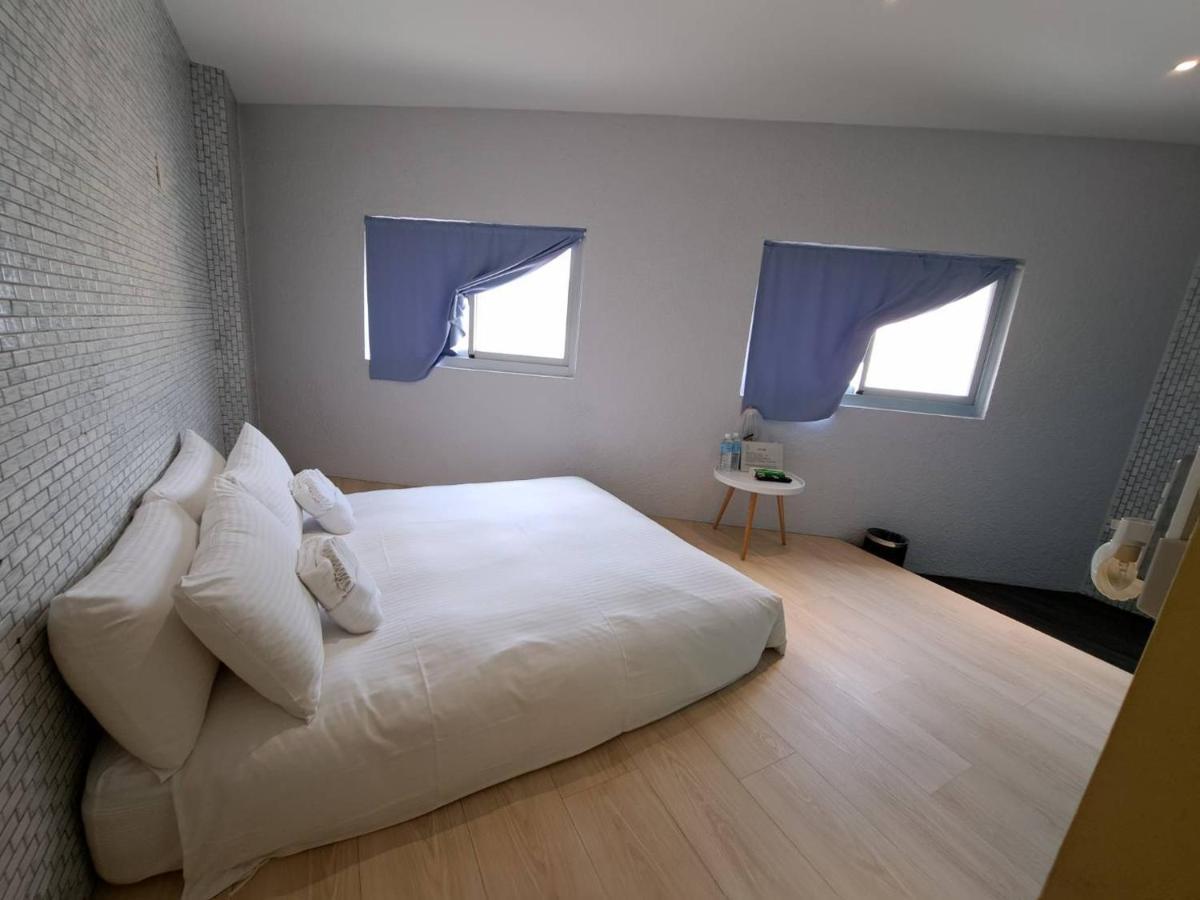 King Wow Inn Tainan Exterior photo